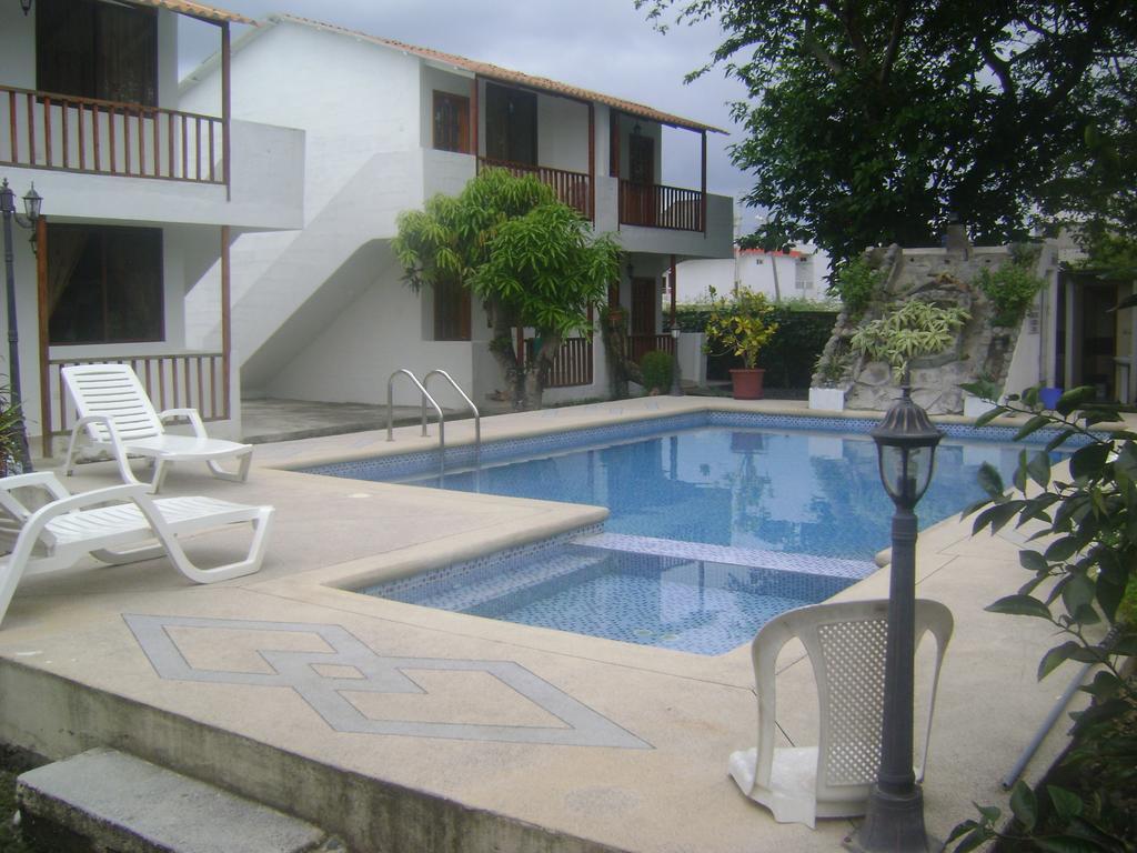 Hotel El Galeon Atacames Exterior foto